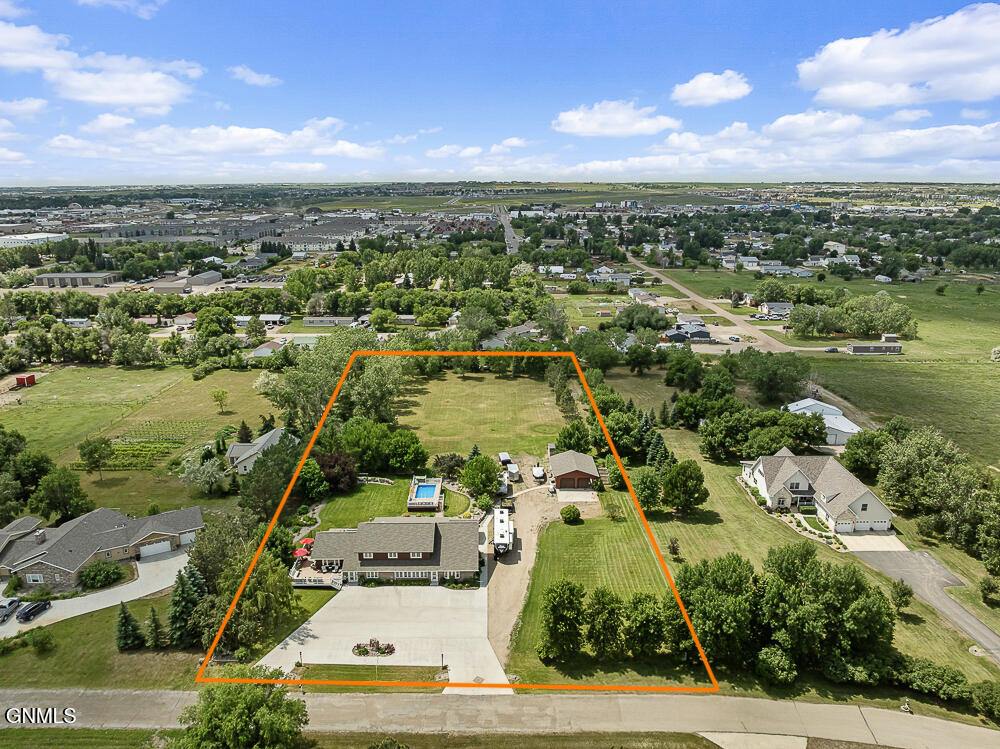 3319 11th Avenue East, Williston, ND 58801