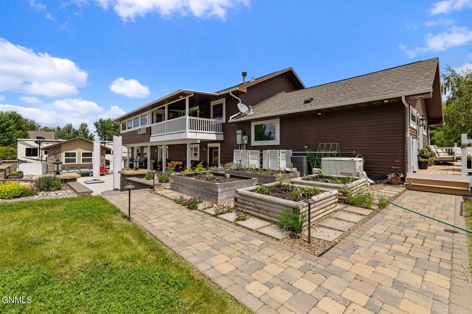 3319 11th Avenue East, Williston, ND 58801