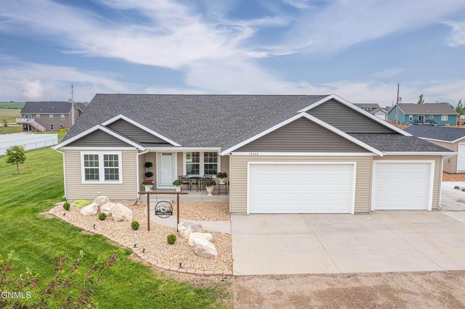 13662 Cherry Street NW, Williston, ND 58801