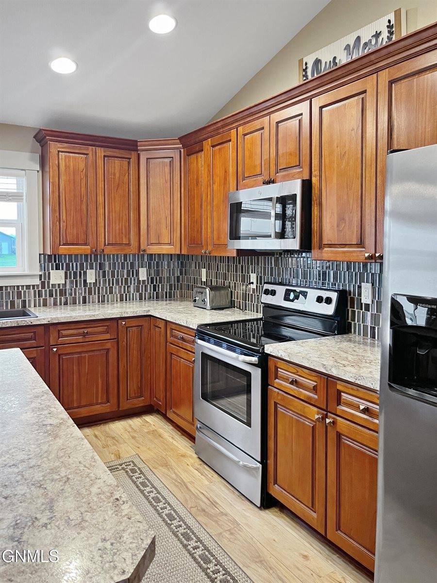 13662 Cherry Street NW, Williston, ND 58801