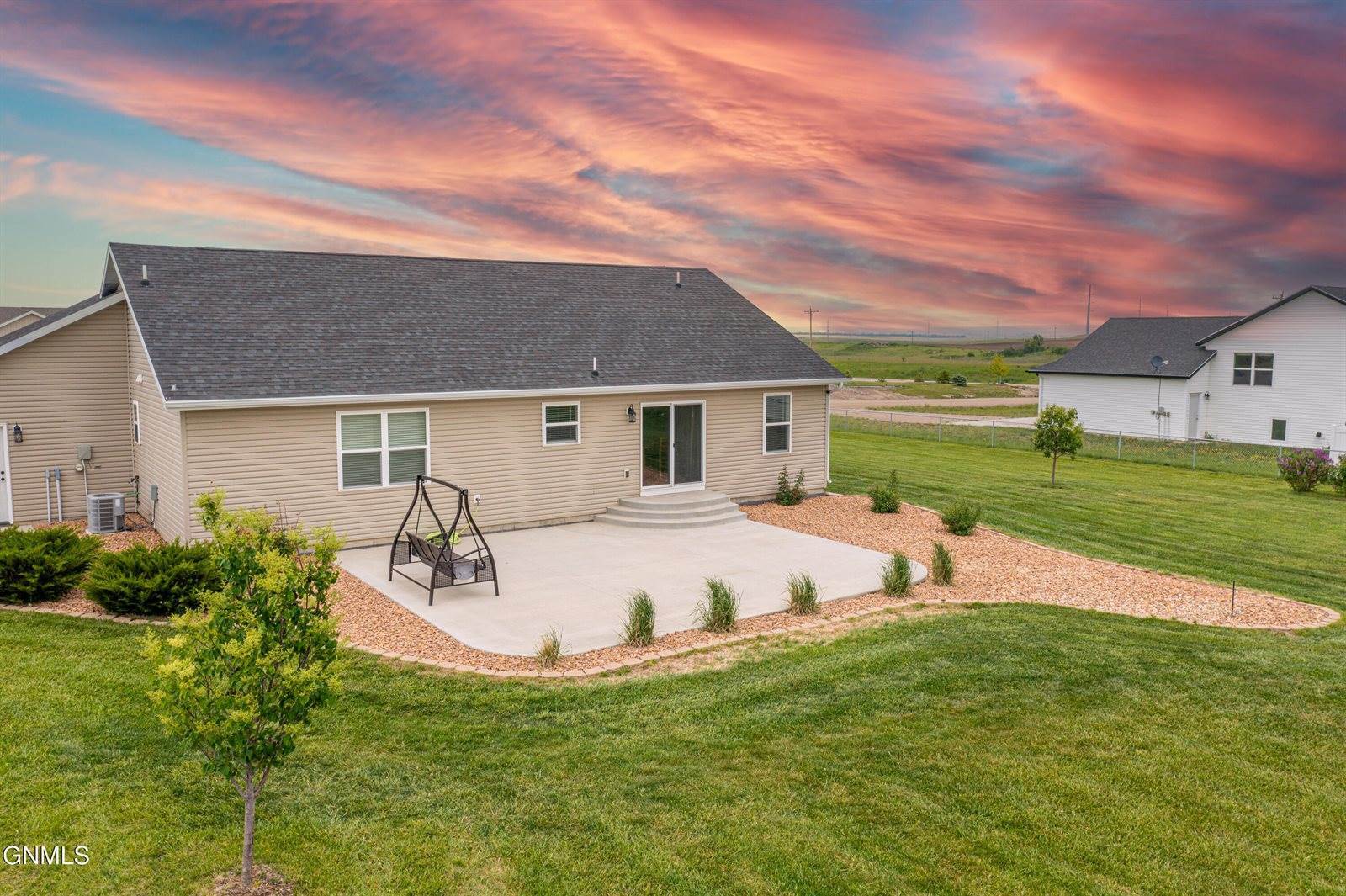 13662 Cherry Street NW, Williston, ND 58801