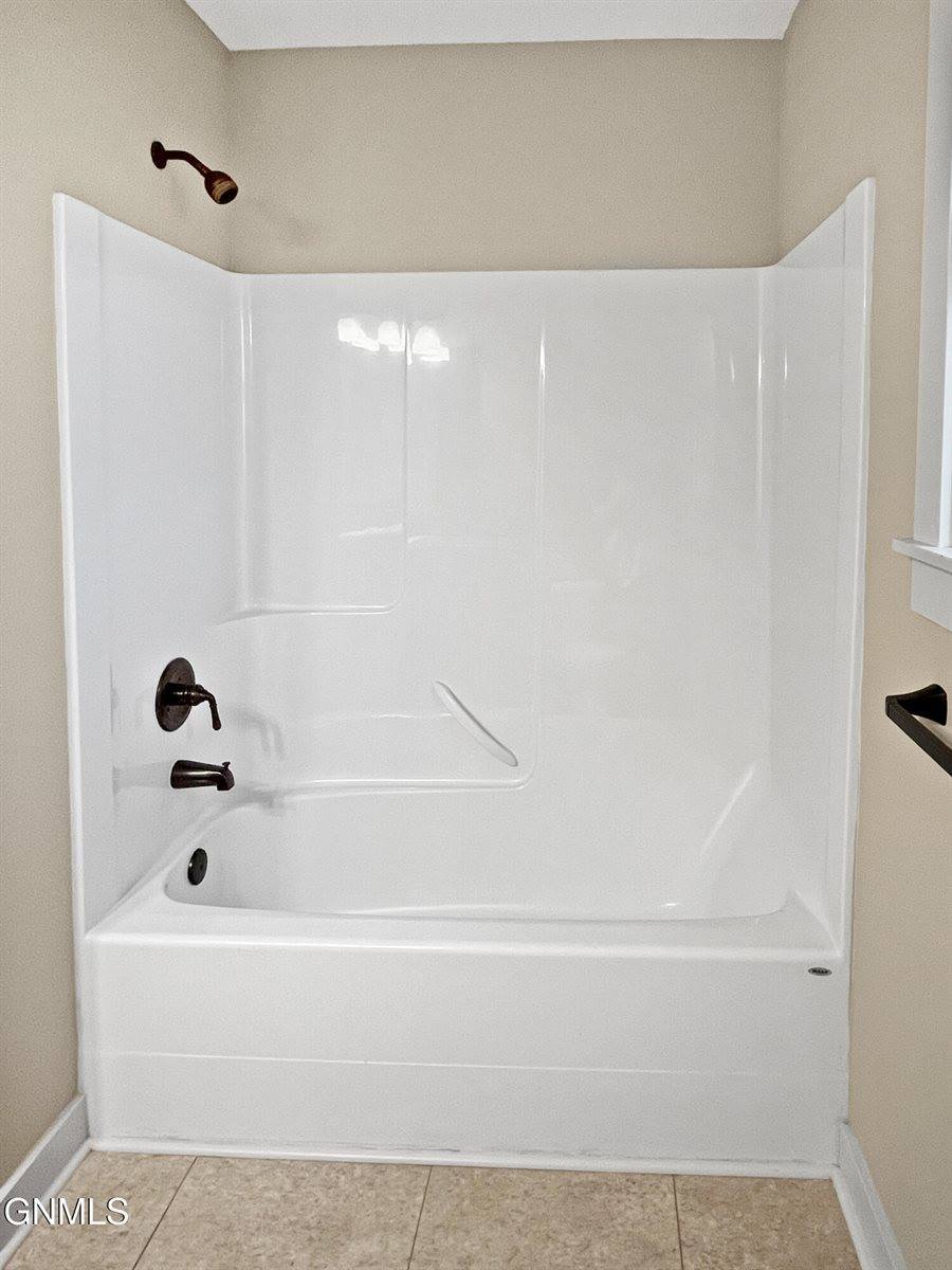 13662 Cherry Street NW, Williston, ND 58801