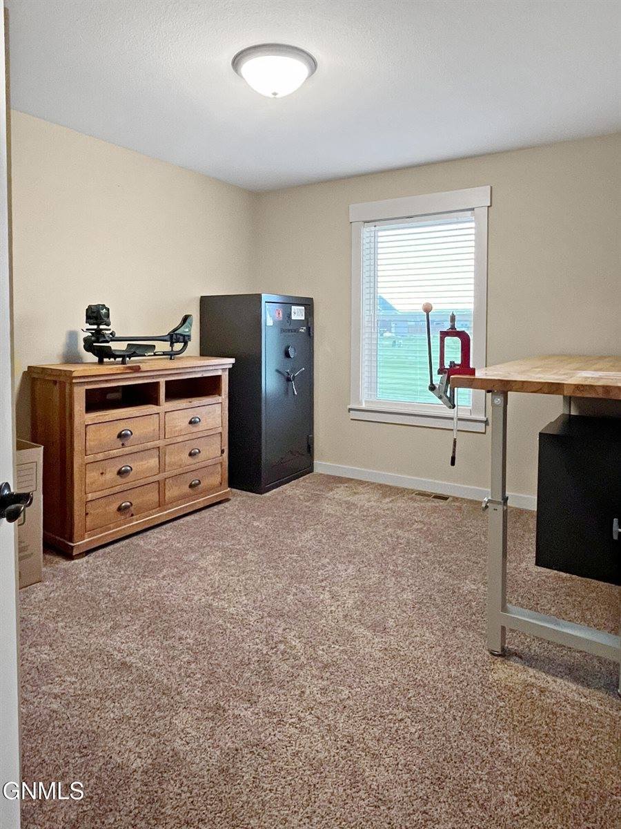 13662 Cherry Street NW, Williston, ND 58801