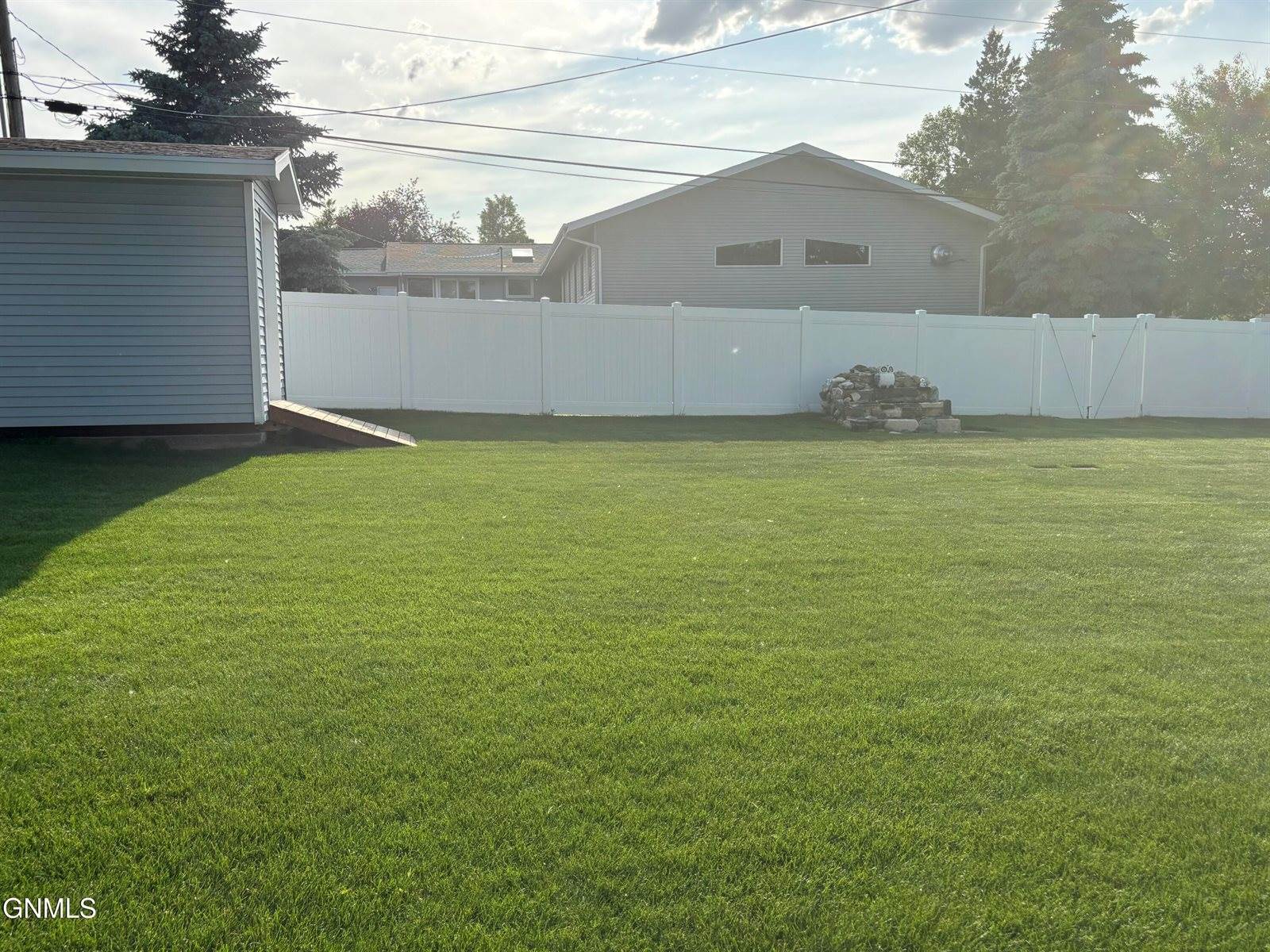 1401 University Avenue, Williston, ND 58801