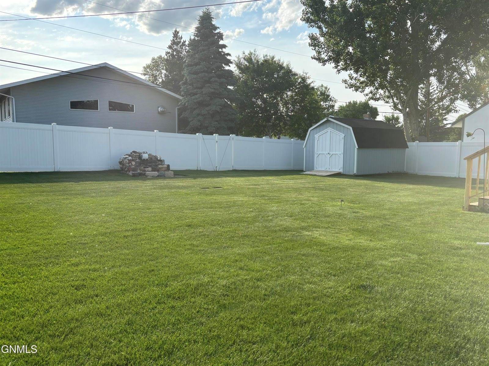 1401 University Avenue, Williston, ND 58801