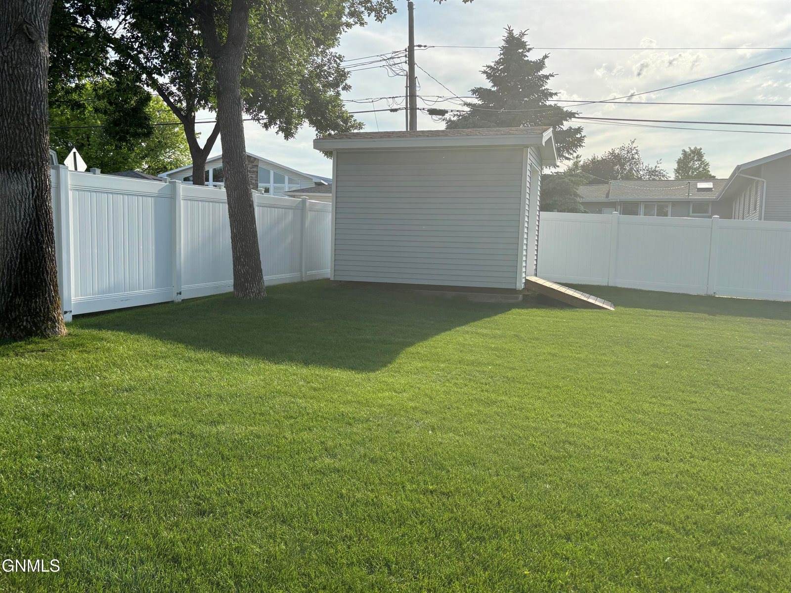 1401 University Avenue, Williston, ND 58801