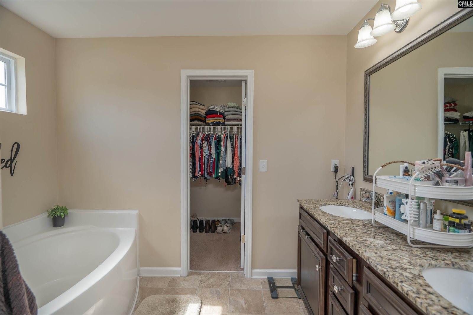 611 Colony Lakes Dr, Lexington, SC 29073