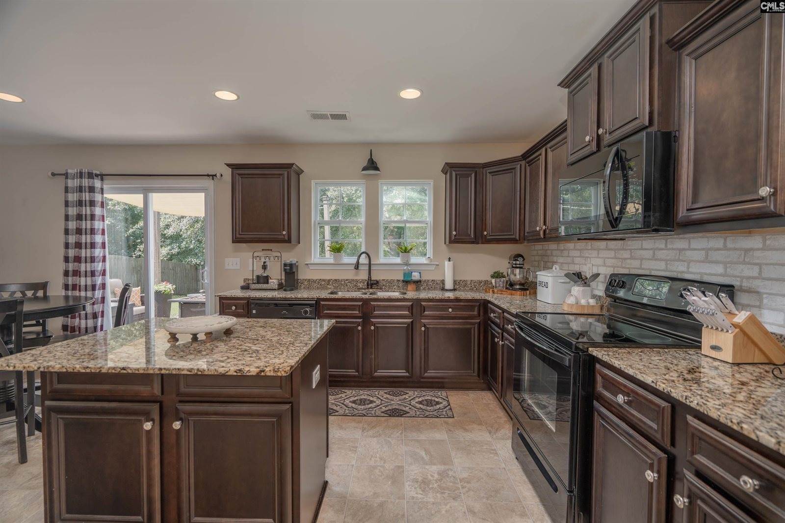 611 Colony Lakes Dr, Lexington, SC 29073