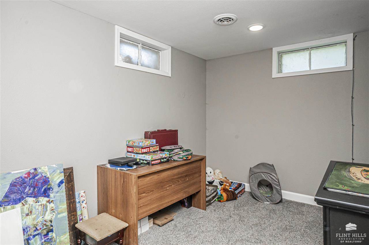 1409 Dries, Junction City, KS 66441