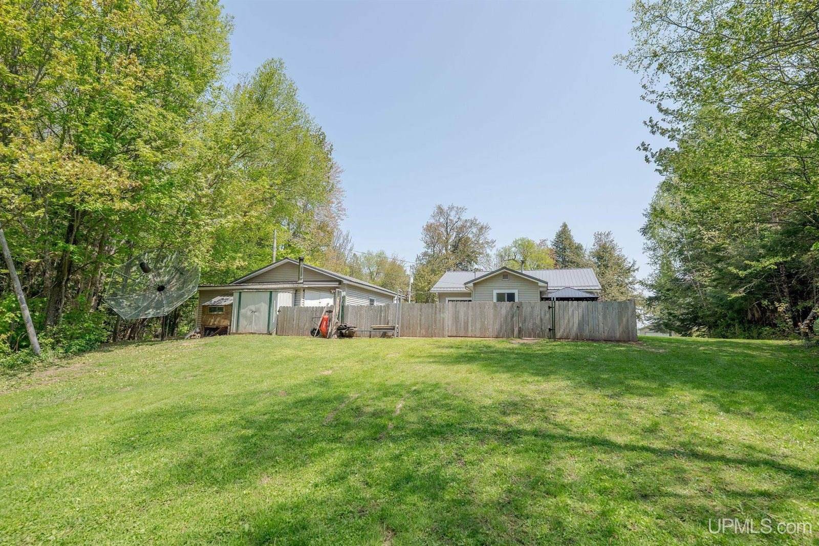 6605 Au Train Forest Lake Rd Road, Au Train, MI 49806