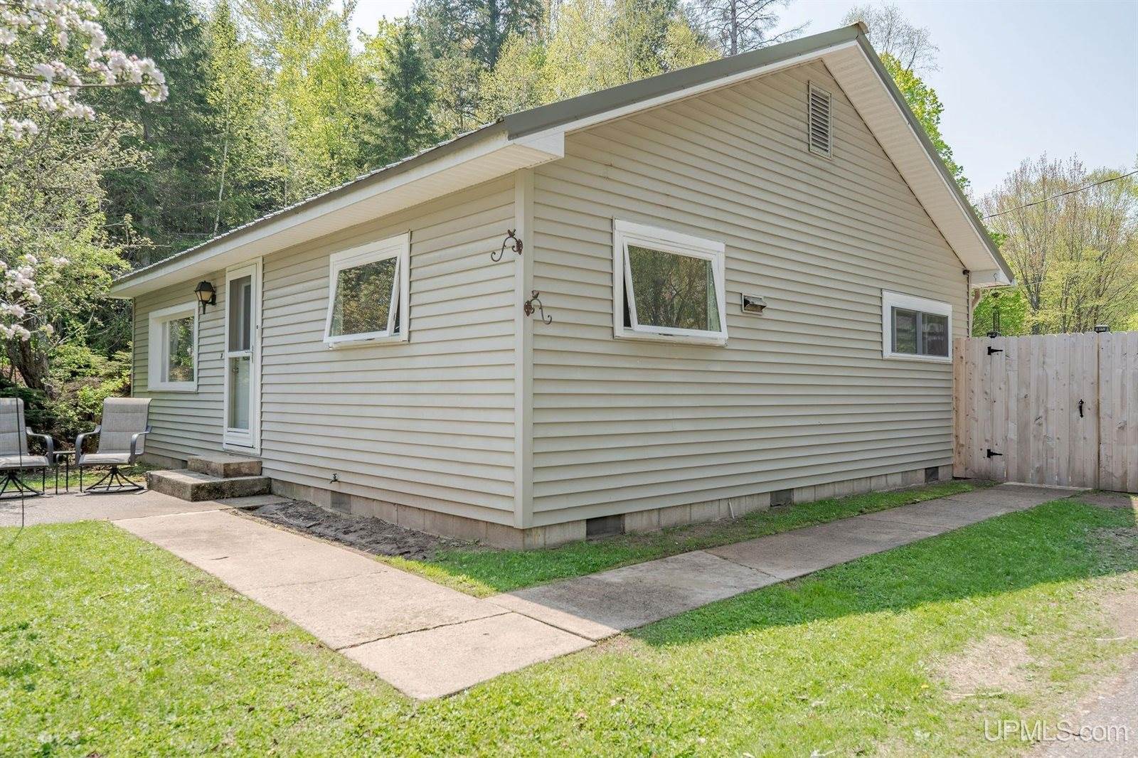 6605 Au Train Forest Lake Rd Road, Au Train, MI 49806