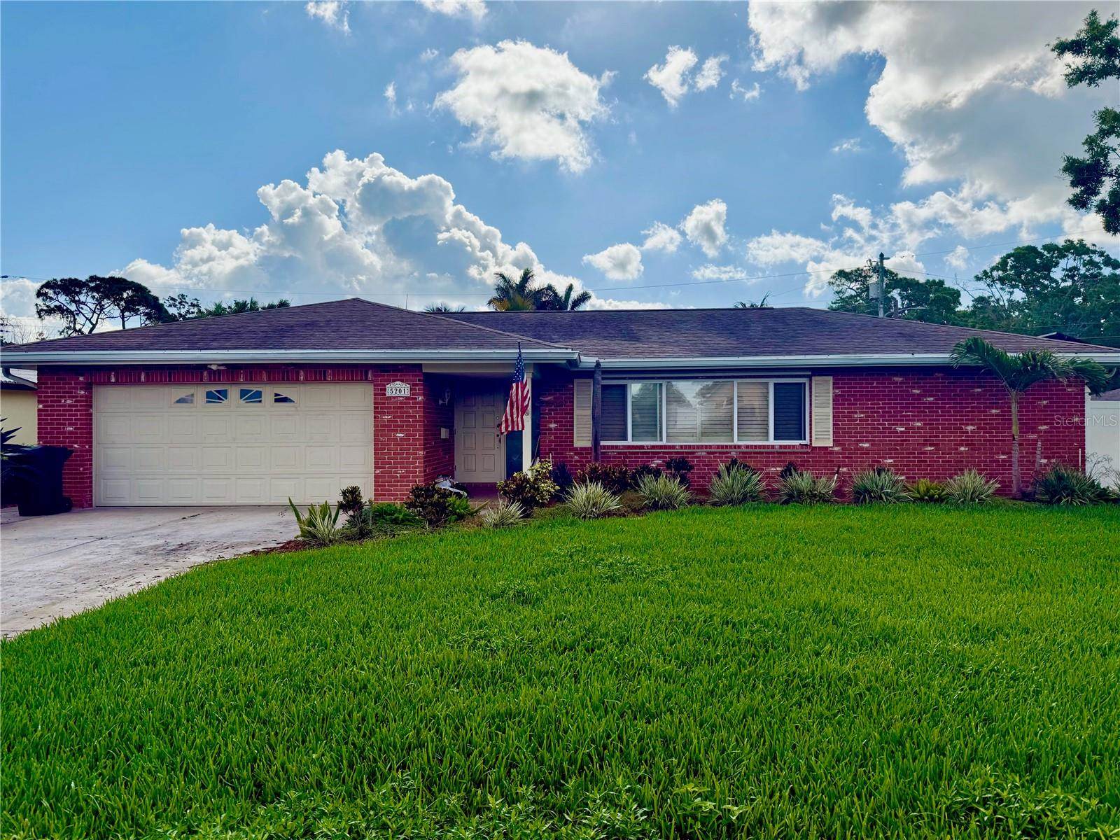 5201 Denver Street NE, Saint Petersburg, FL 33703