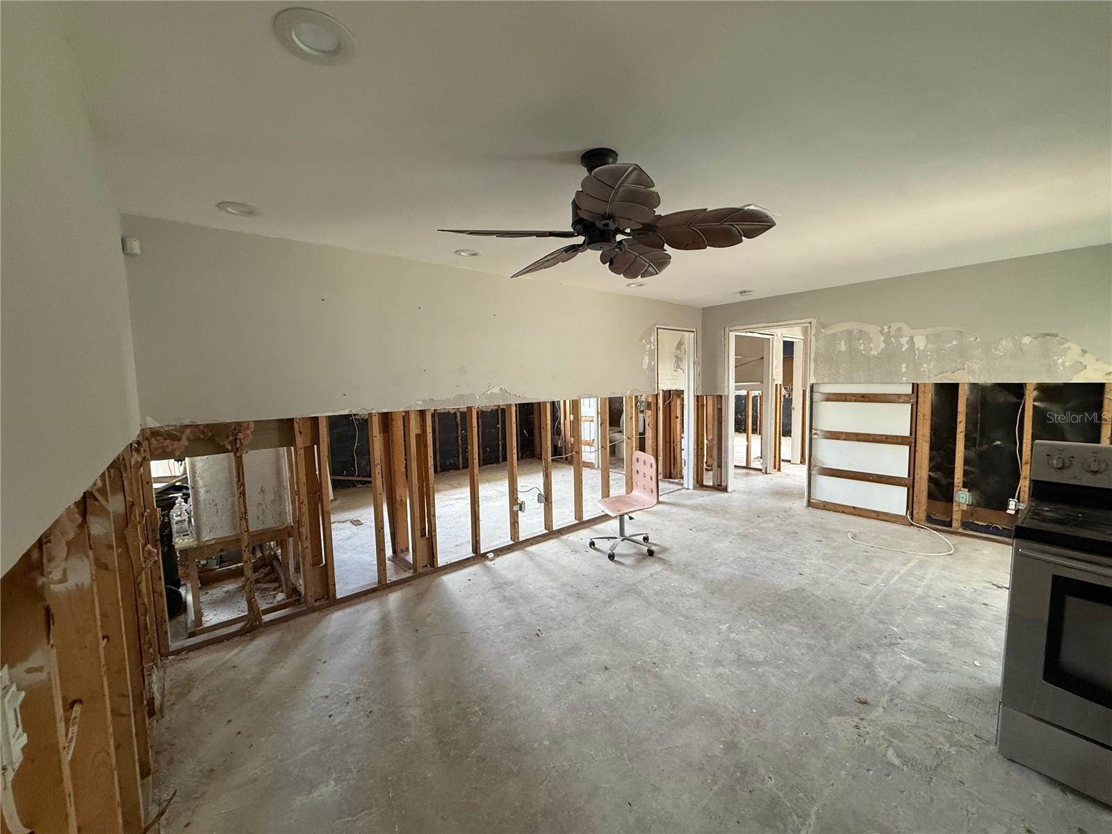 5201 Denver Street NE, Saint Petersburg, FL 33703