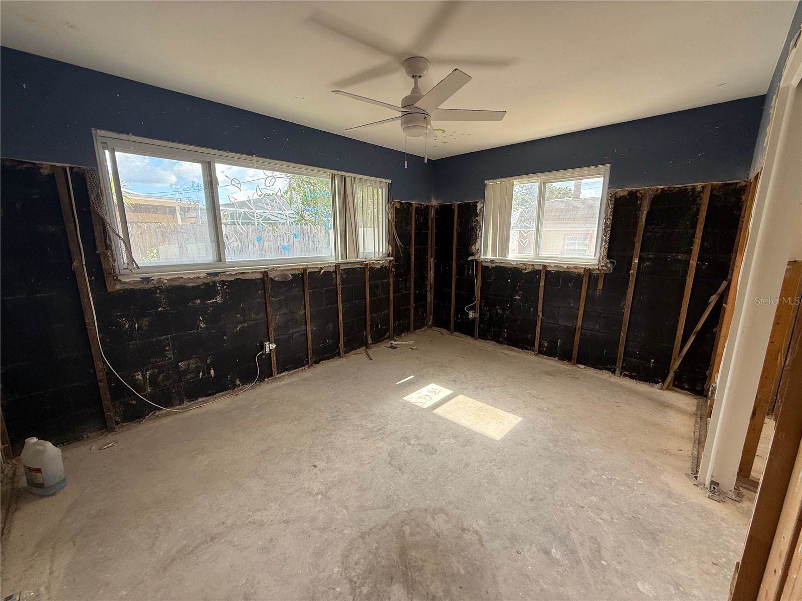 5201 Denver Street NE, Saint Petersburg, FL 33703