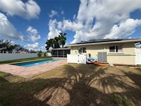 5201 Denver Street NE, Saint Petersburg, FL 33703