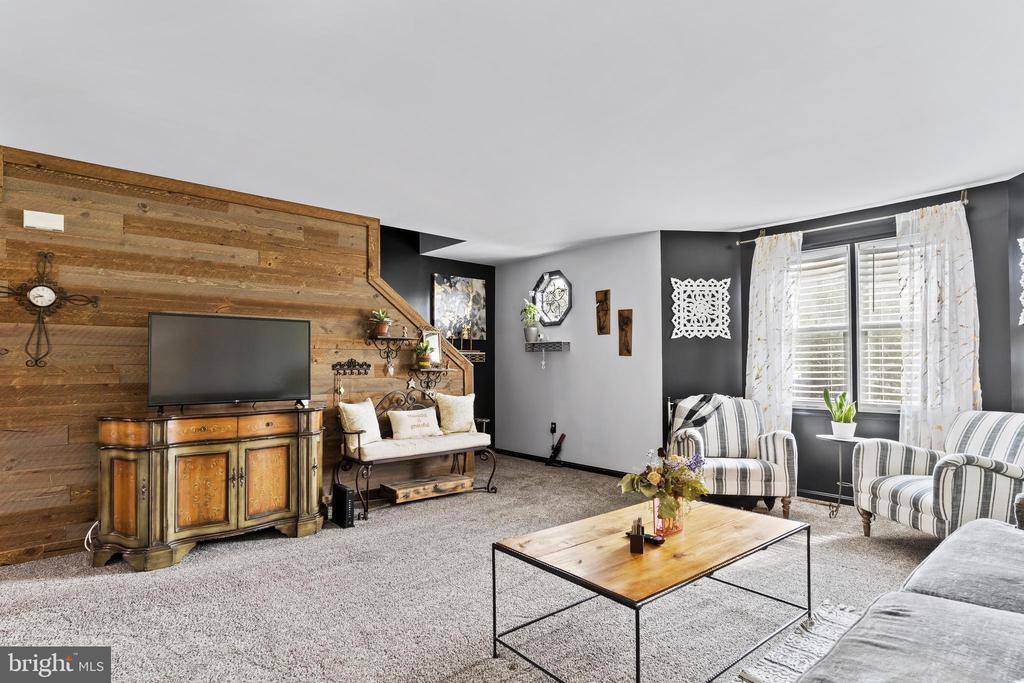 278 Chartwood Drive, Harrisburg, PA 17111