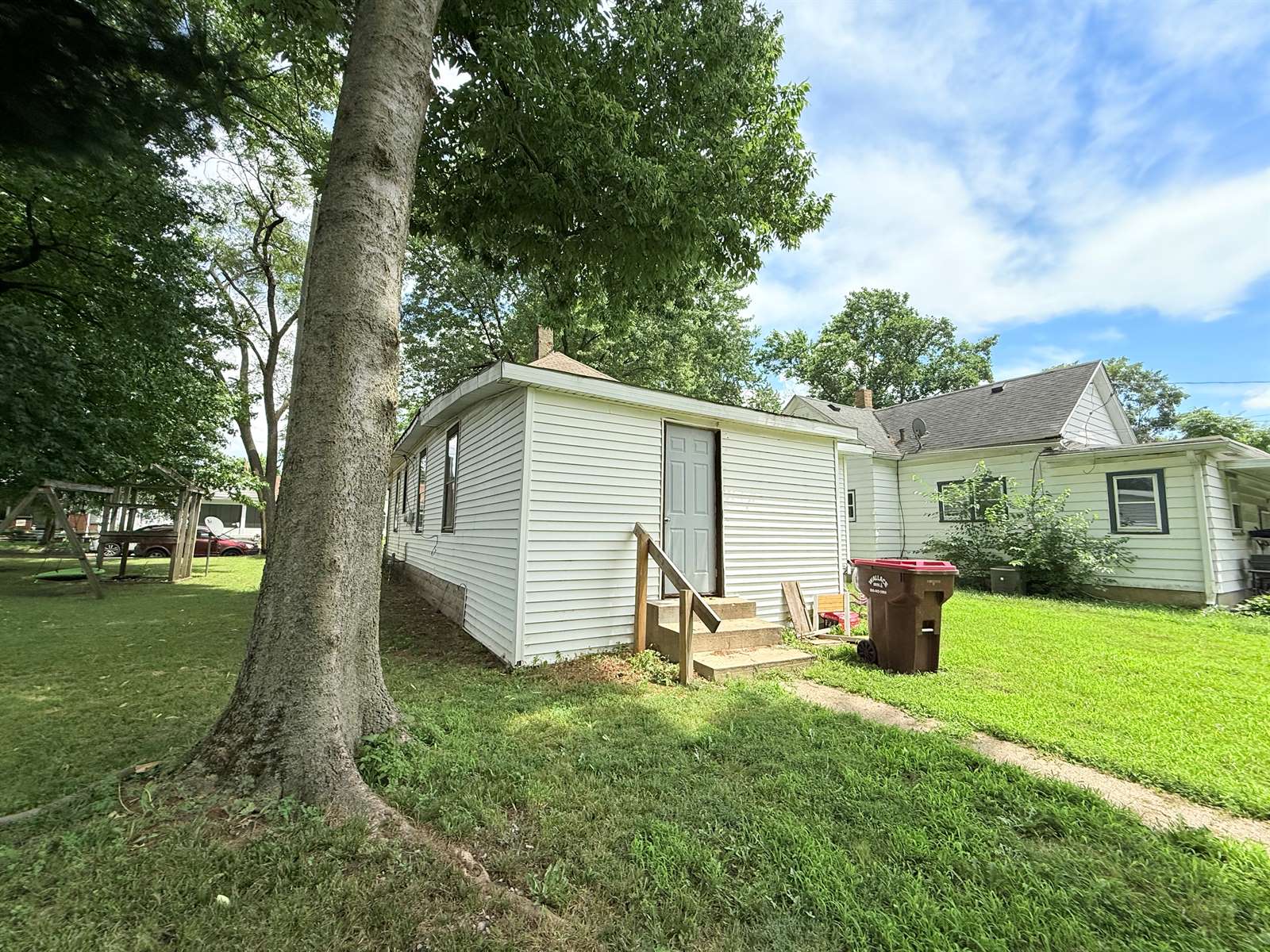 2414 Garfeild, Terre Haute, IN 47804