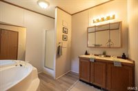 102 E 7th Street, Jonesboro, IN 46938