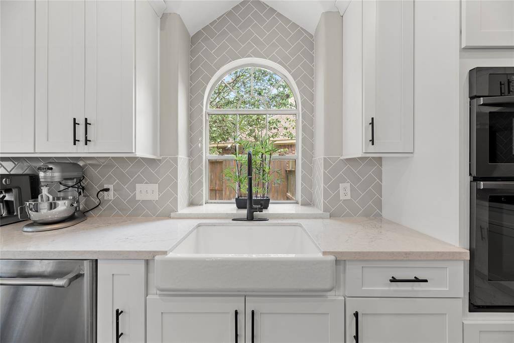 16522 Bluff Springs Drive, Houston, TX 77095