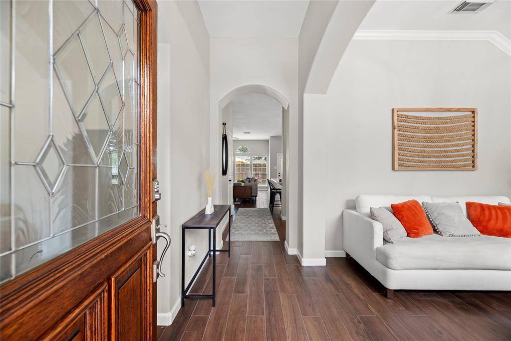 16522 Bluff Springs Drive, Houston, TX 77095