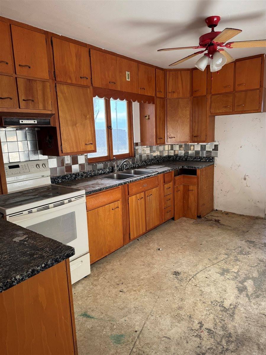 35054 Road 746, Elsie, NE 69134