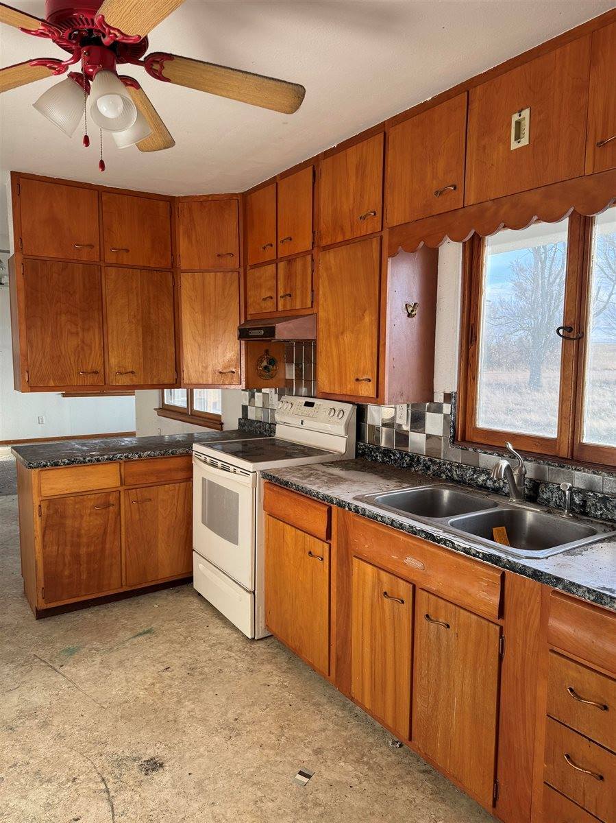 35054 Road 746, Elsie, NE 69134