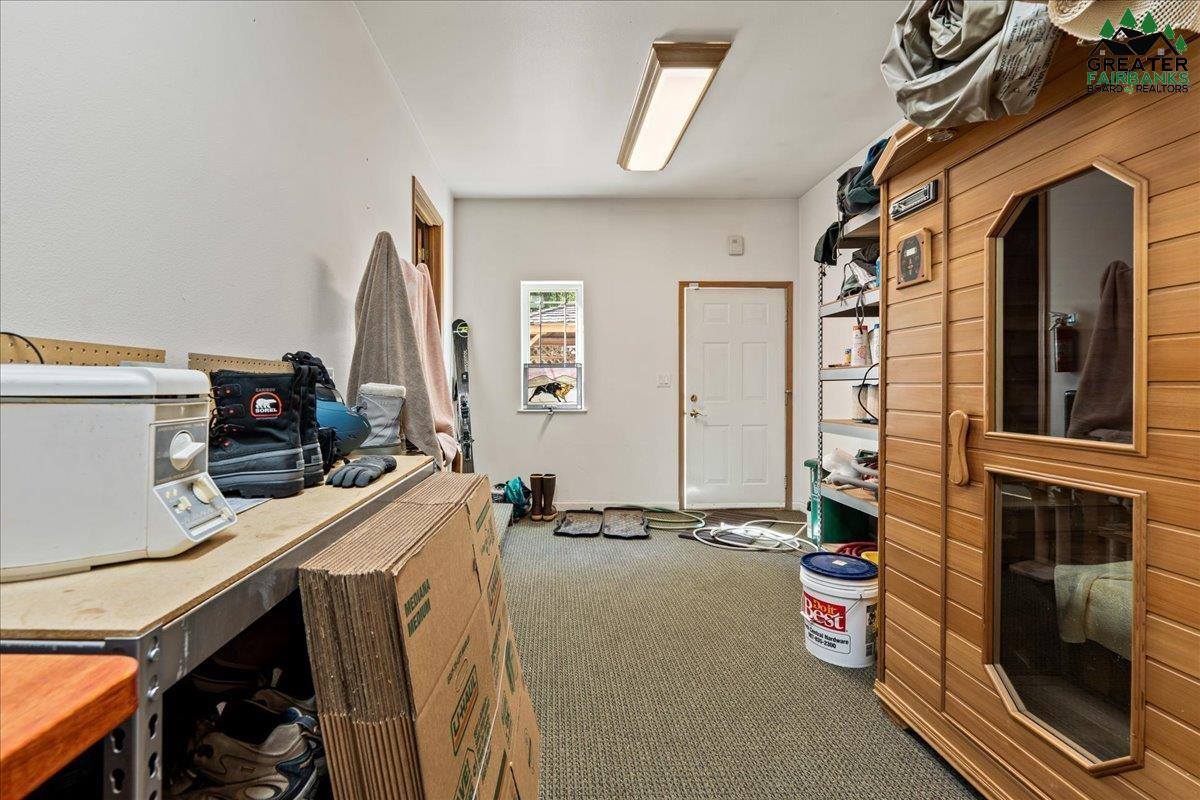 682 Lancaster Drive, Fairbanks, AK 99712