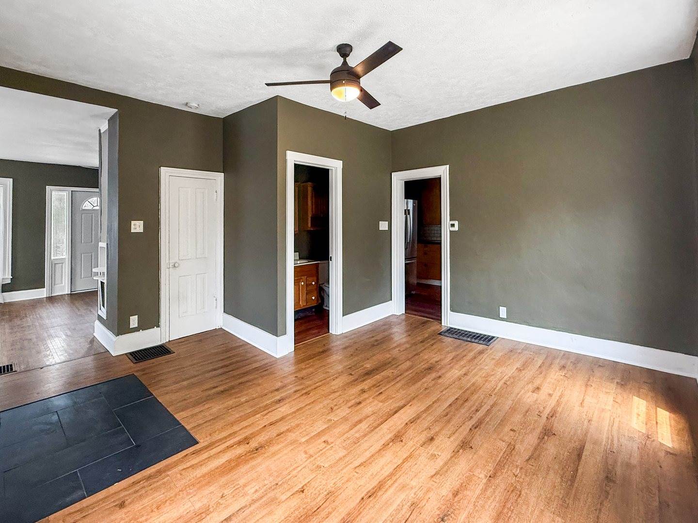 821 West Douglas Street, Freeport, IL 61032