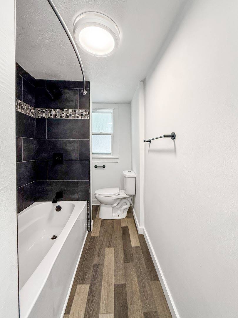 821 West Douglas Street, Freeport, IL 61032