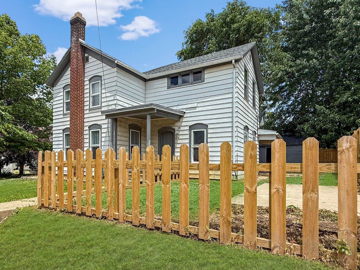 821 West Douglas Street, Freeport, IL 61032