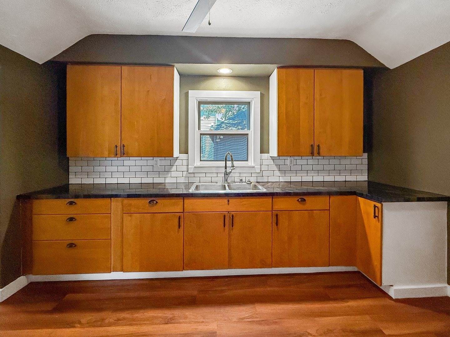 821 West Douglas Street, Freeport, IL 61032