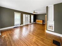 821 West Douglas Street, Freeport, IL 61032