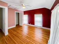 821 West Douglas Street, Freeport, IL 61032