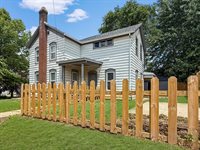 821 West Douglas Street, Freeport, IL 61032