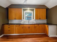 821 West Douglas Street, Freeport, IL 61032