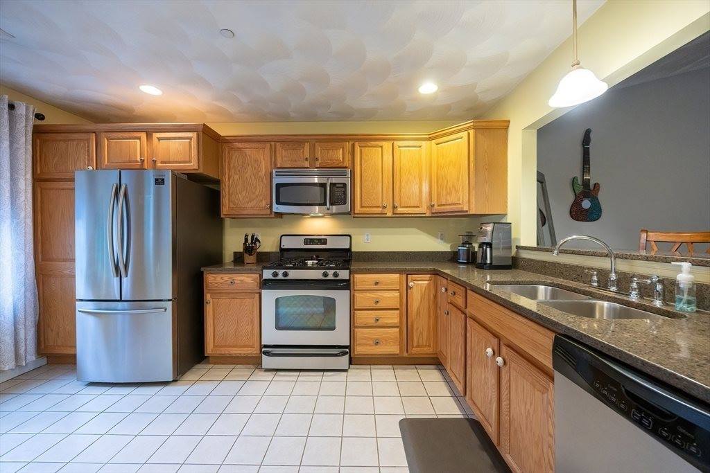 65 Bliss Ave, #4, Attleboro, MA 02703