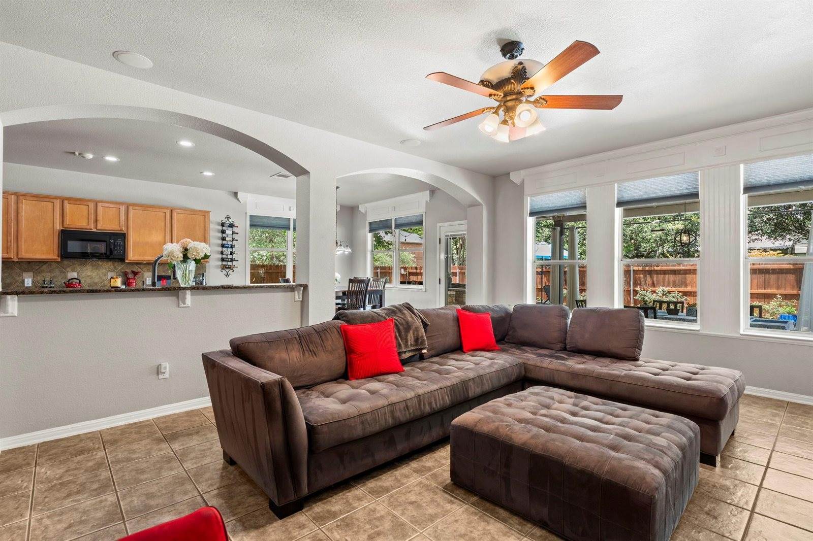 1600 Grand Falls Dr, Cedar Park, TX 78613