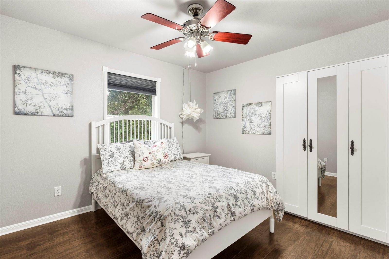 1600 Grand Falls Dr, Cedar Park, TX 78613