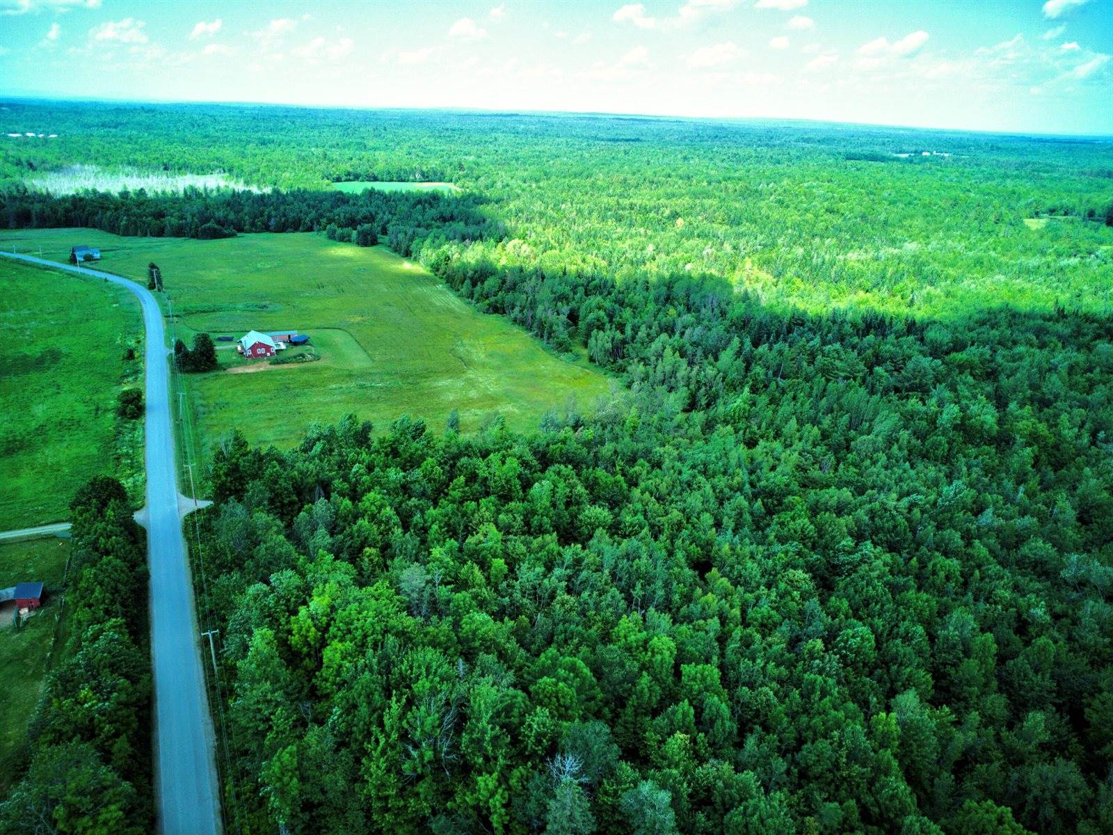 199 Middle Road, Bradford, ME 04410