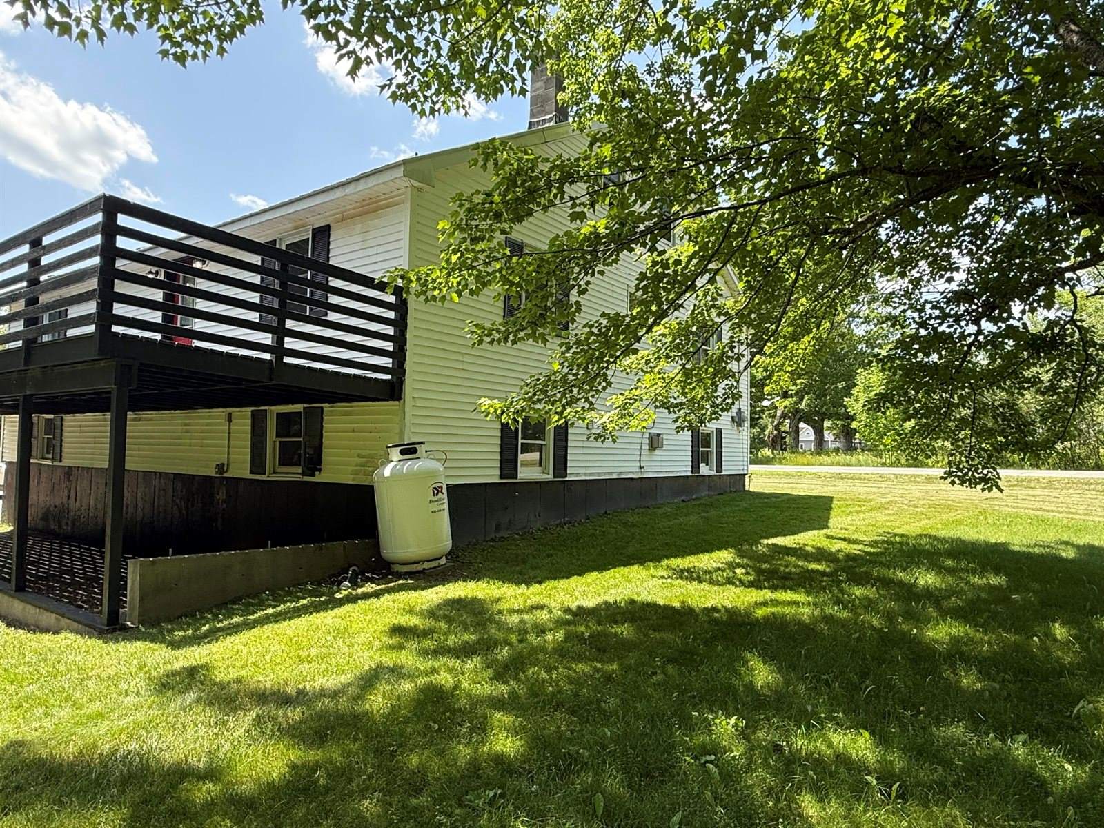 199 Middle Road, Bradford, ME 04410