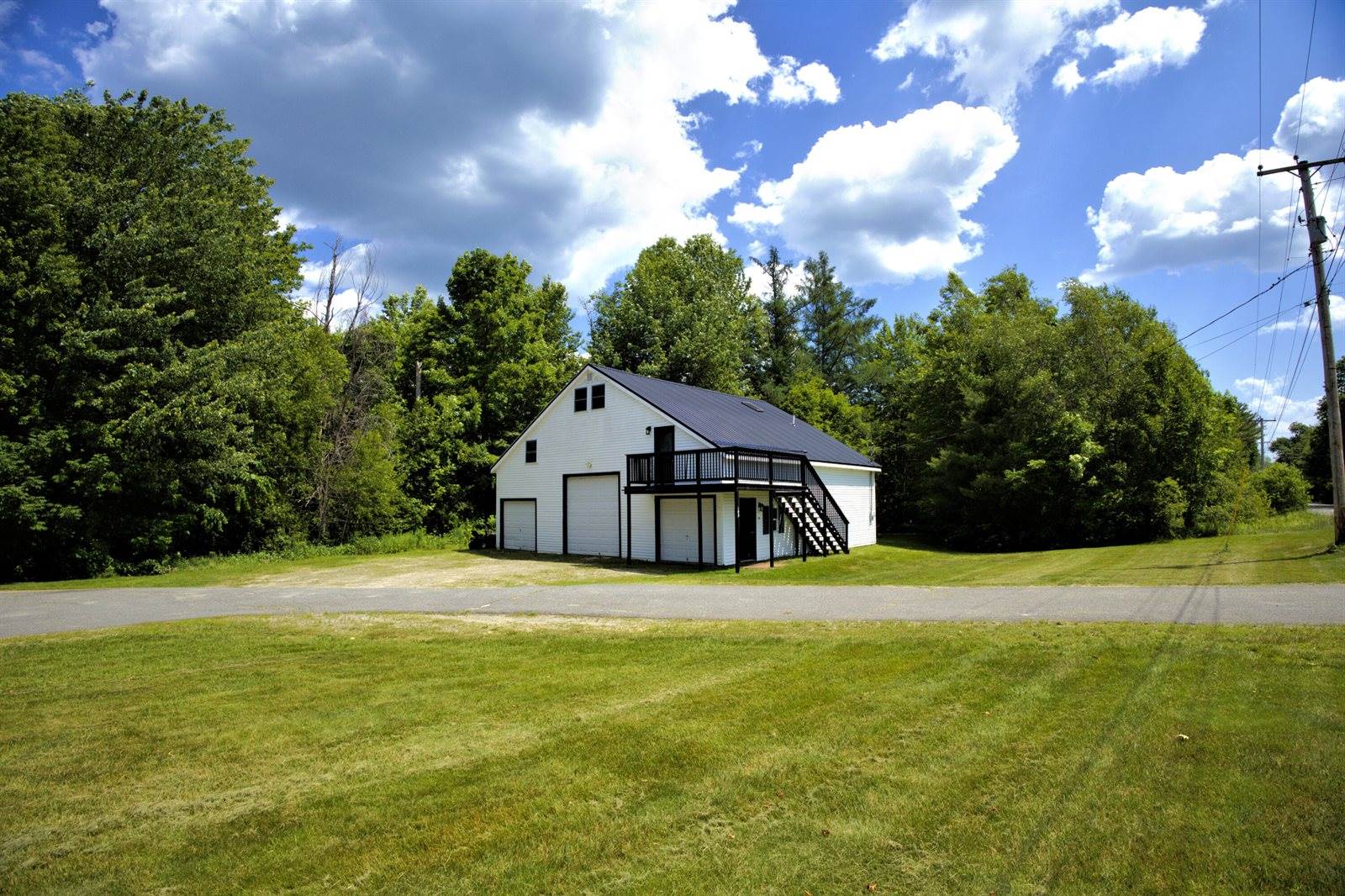199 Middle Road, Bradford, ME 04410