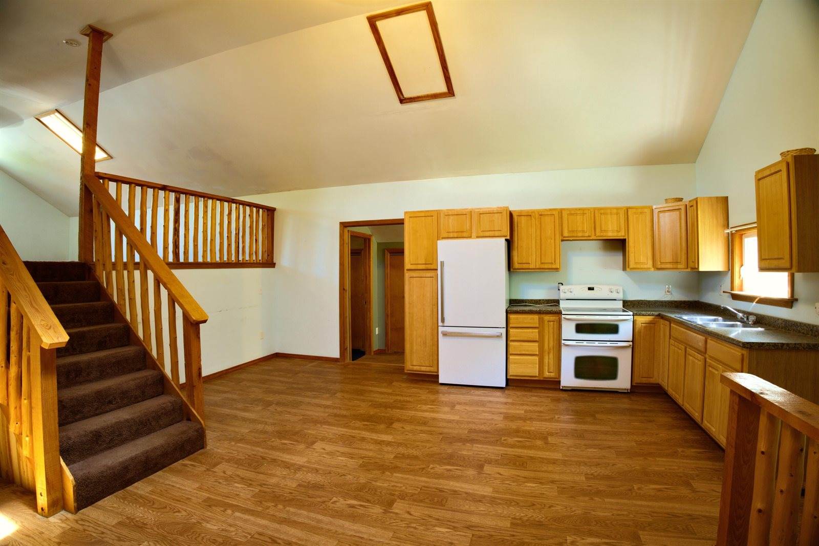 199 Middle Road, Bradford, ME 04410