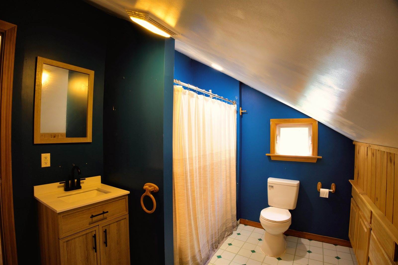 199 Middle Road, Bradford, ME 04410