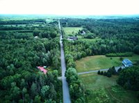 199 Middle Road, Bradford, ME 04410