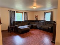 199 Middle Road, Bradford, ME 04410