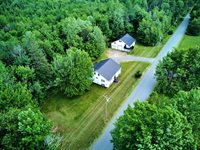 199 Middle Road, Bradford, ME 04410