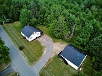 199 Middle Road, Bradford, ME 04410