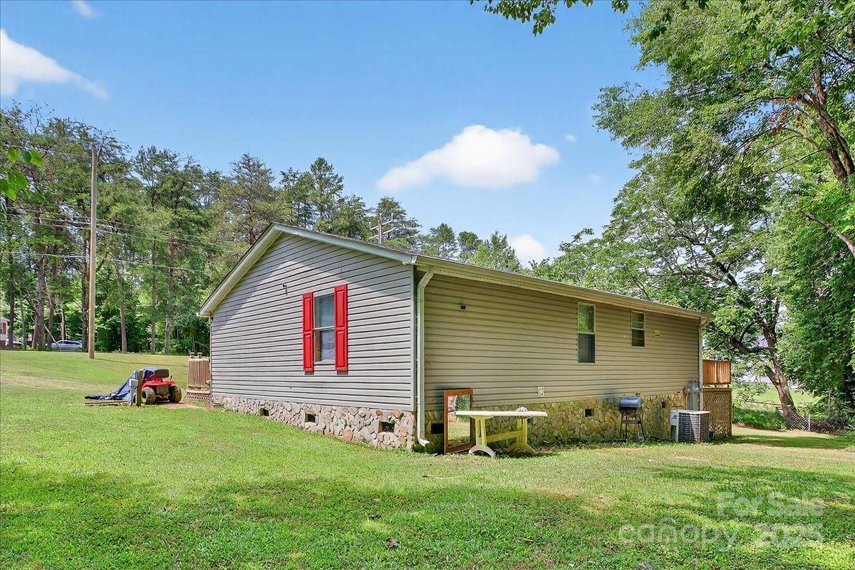 2611 Dallas Stanley Highway, Stanley, NC 28164