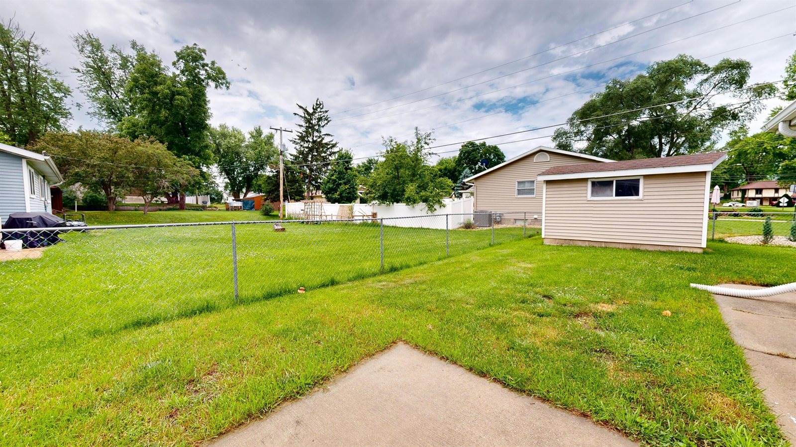 714 Dutton St, Onalaska, WI 54650