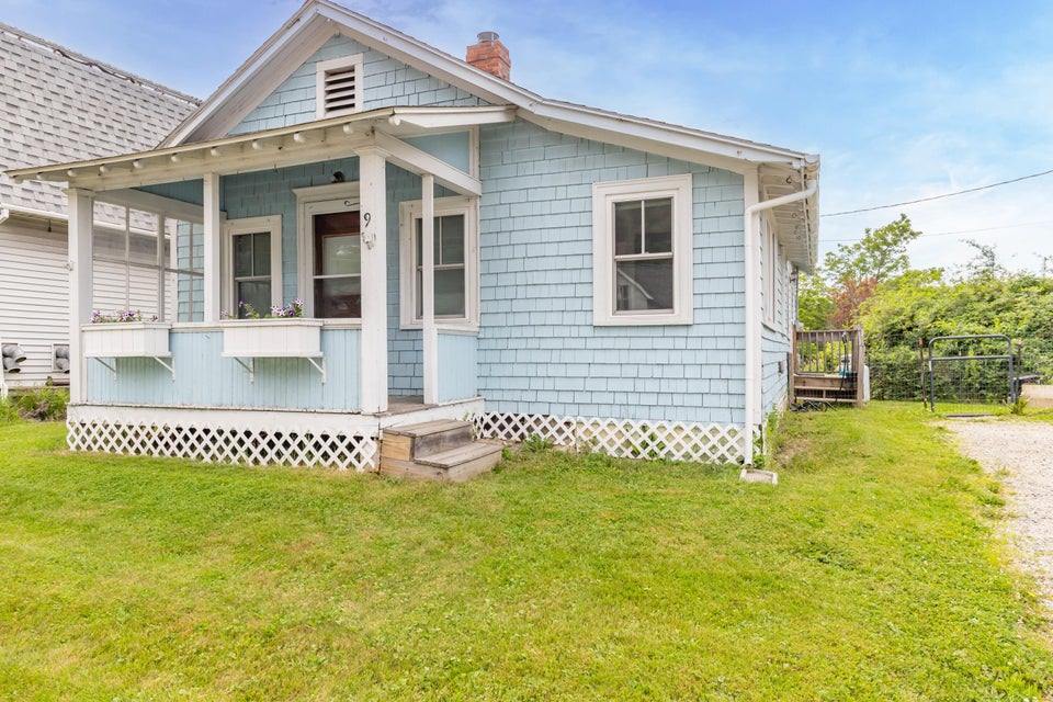 9 Ellsworth Road, Blue Hill, ME 04614